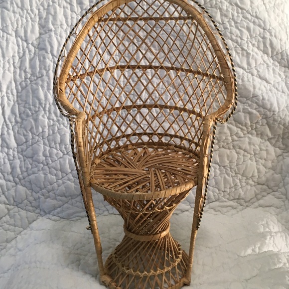 Vintage Look Wicker Rattan Miniature Peacock Chair - Picture 5 of 12